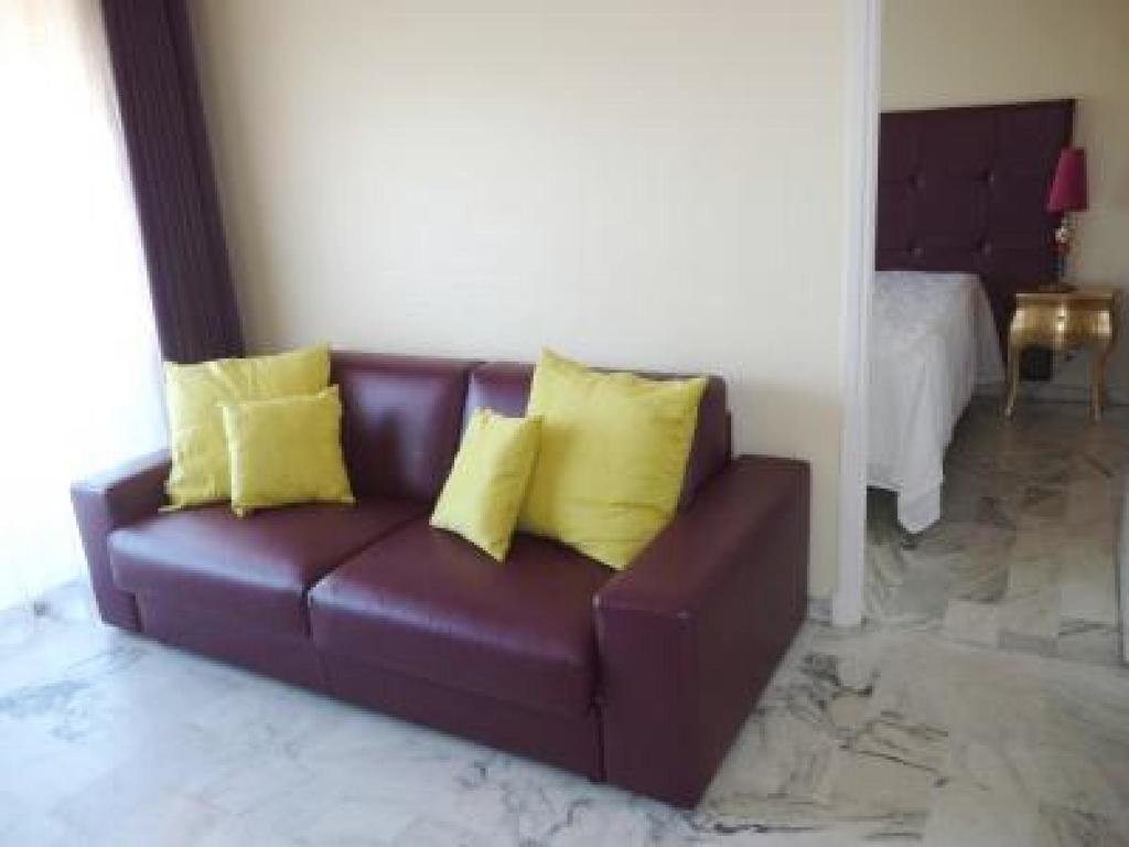 Fleuris Purple Apartamento